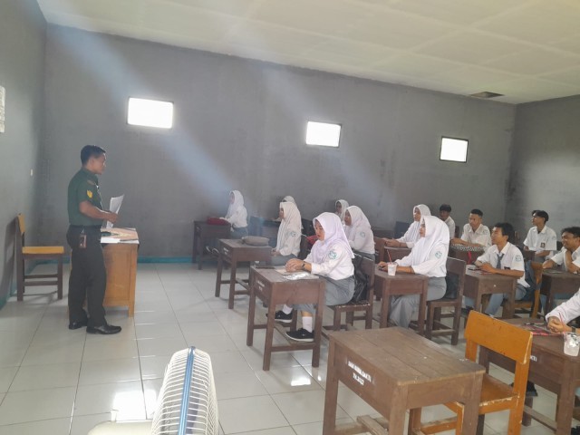 Army Go To School, Babinsa Sasar Siswa SMK Merah Putih