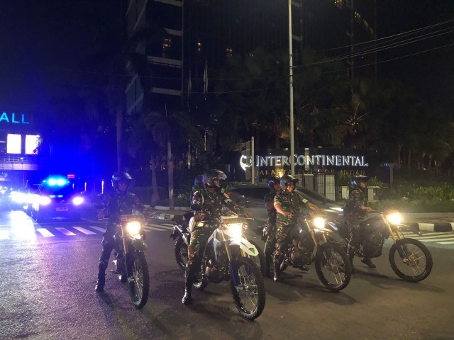 Batalyon Arhanud 10/ABC BKO Polres Jakarta Selatan Menggelar Patroli Gabungan