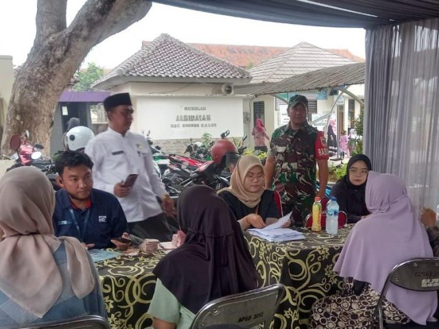 Pastikan Tepat Sasaran, Babinsa Monitoring Pemberian Bantuan Program PKH Kepada 205 KPM