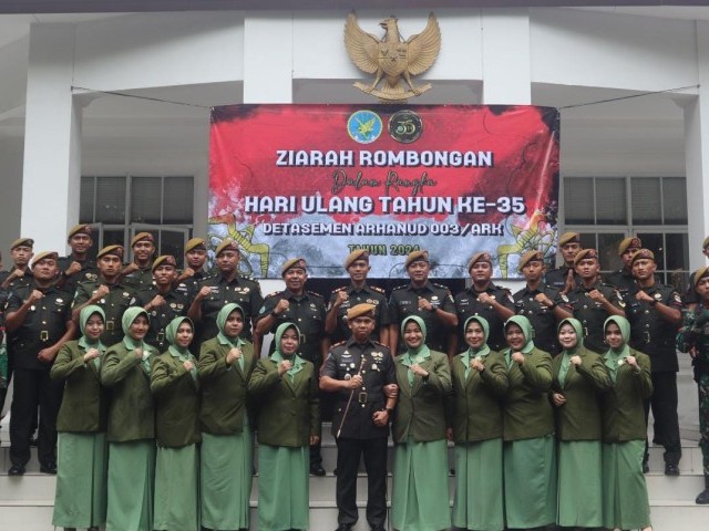Detasemen Arhanud 003/ARK Melaksanakan Ziarah Rombongan di TMP Bahagia dalam rangka HUT ke-35 Tahun