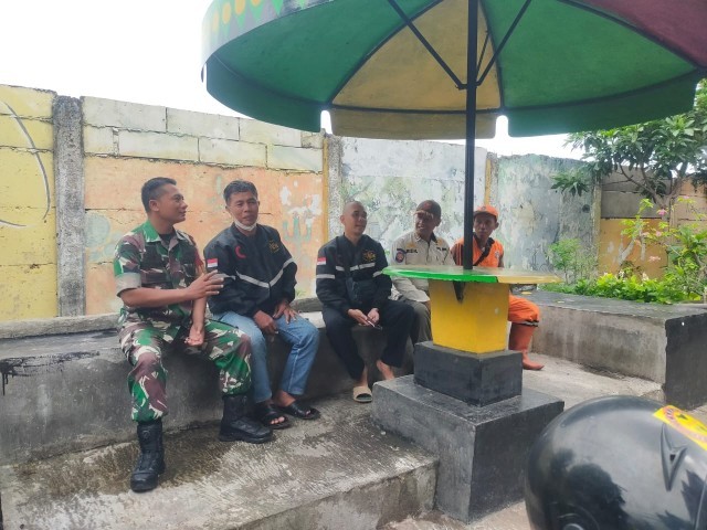 Ciptakan Suasana Aman, Serka Suharno Komsos dengan Warga Binaan