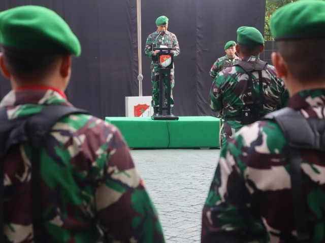 Bertindak sebagai Inspektur Upacara, Kasrem 052/Wkr Bacakan Amanat Pangdam Jaya