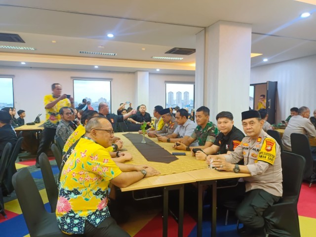 Ciptakan Keharmonisan, Danramil 01/Tamansari Bersama Tiga Pilar Tamansari dan FKPM Melaksanakan Buka Bersama