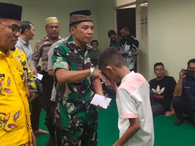 Danramil 05/KJ Bersama Tiga Pilar Hadiri Buka Puasa Bersama dan Pemberian Santunan Anak Yatim Piatu 