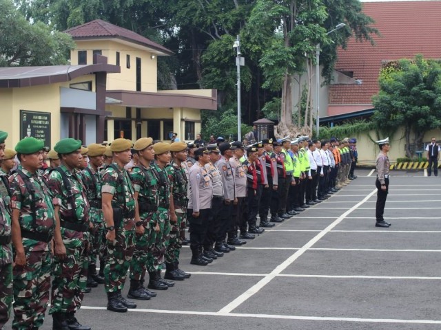Batalyon Arhanud 6/BAY Mengikuti Apel Gelar Pasukan Operasi Ketupat Jaya
