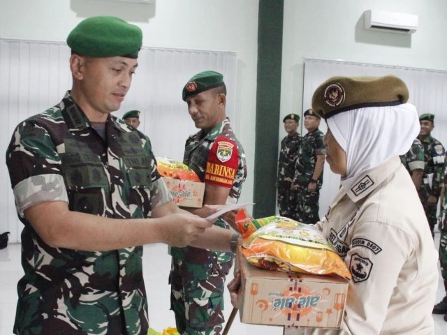 Kodim 0507/Bekasi Berikan Bingkisan Lebaran Dan Lepas Pemberangkatan Cuti Lebaran 