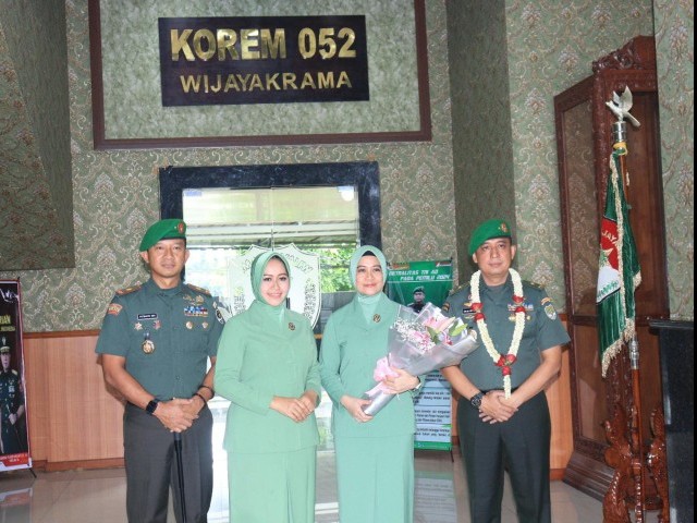 Korem 052/Wkr Gelar Tradisi Penyambutan Pejabat Danrem Baru