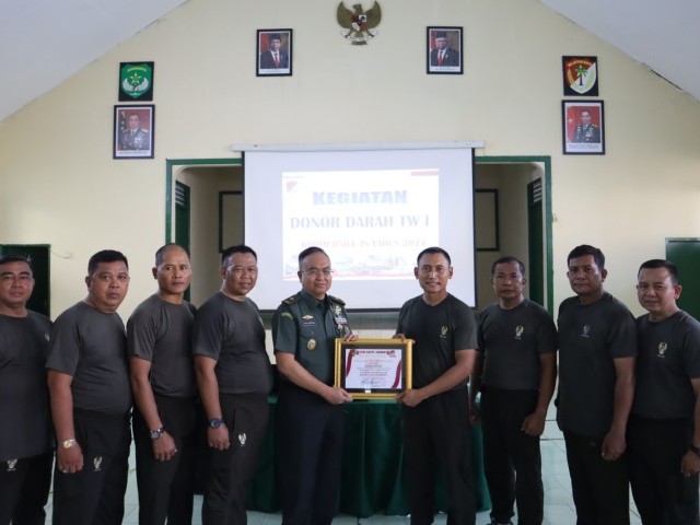 Penyelenggara Donor Darah, Kodim 0504/Jakarta Selatan Dapat Penghargaan Dari RSPAD Gatot Subroto