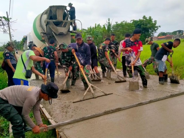 TMMD Kodim 0510/Tigaraksa Terus Kejar Target Pengecoran Jalan