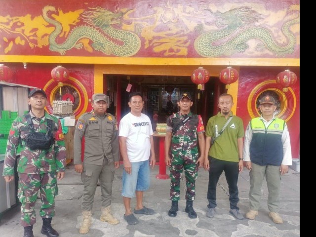 Bersinergi Bersama Tiga Pilar, Babinsa Koramil 02/Sawah Besar Monitoring Kegiatan Hari Raya Waisak 2568 BE