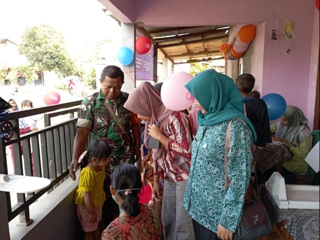 Wujudkan Balita Sehat, Babinsa Koramil 14/Panongan Dampingi Pelaksanaan Gerebek Posyandu Di Desa Binaan