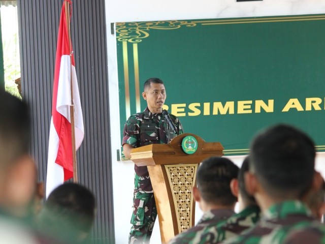 Jam Komandan Resimen Arhanud 1/Falatehan