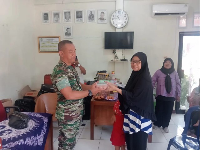 Koramil 03/Teluk Pucung Bersama Warga Atasi Stunting Dengan Samator