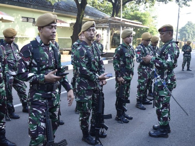 Antisipasi Terjerumus Praktik Judi Online, Resimen Arhanud 1/Falatehan Sidak HP Prajurit