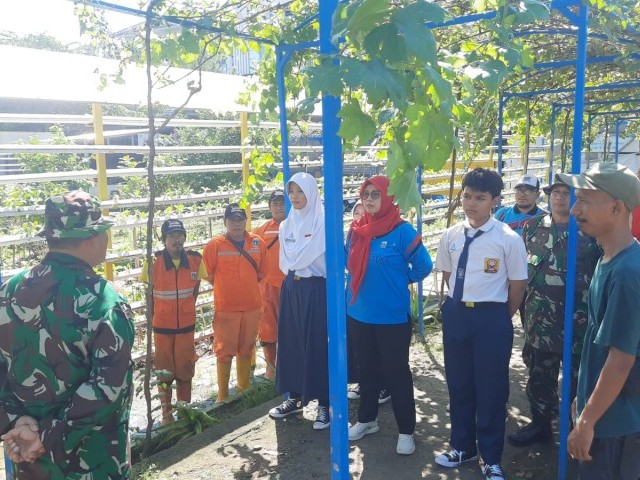 Pengenalan Bercocok Tanam di Perkotaan (Urban Farming) Oleh Koramil Kramatjati