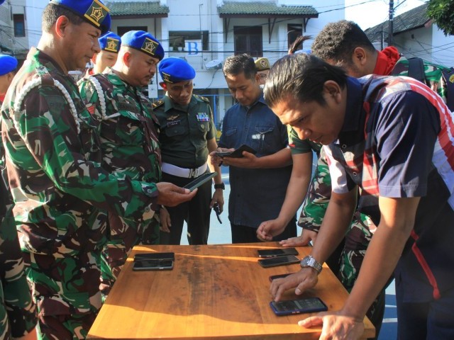 Mencegah Judi Online, Handphone Anggota Pomdam Jaya Diperiksa