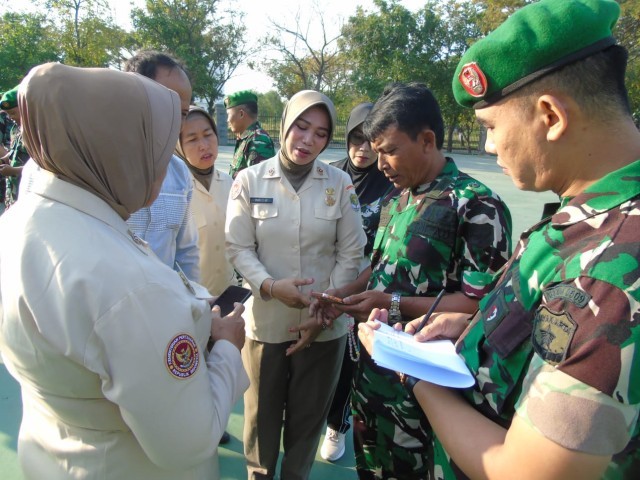 Cegah Judi Online, Tim Unit Intel Kodim 0509/Kab.Bekasi Periksa HP Anggota