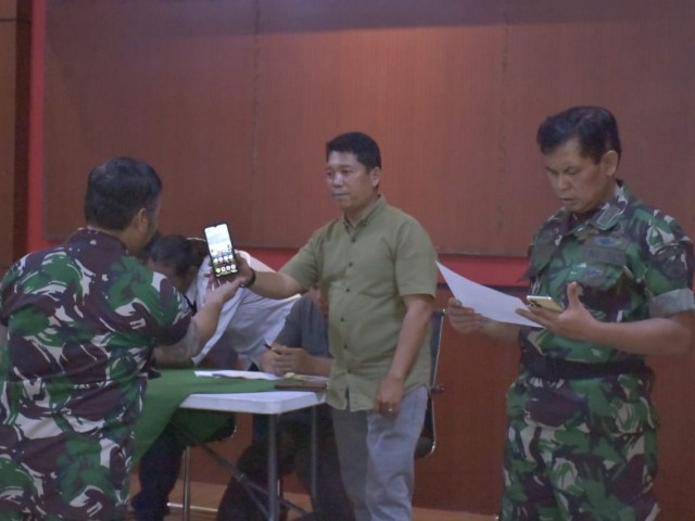 Cegah Judi Online, Pasi Intel bersama Dan Unit Inteldim 0501/JP Melaksanakan Pemeriksaan HP Personel 