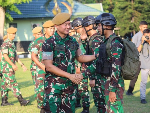 Prajurit Batalyon Arhanud 6/BAY Mengikuti acara pelepasan Satgas Upacara 17 Agustus di IKN