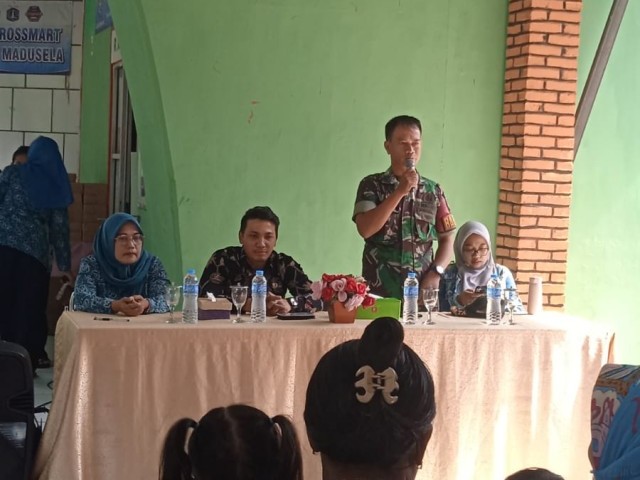 Babinsa Koramil 02/Sawah Besar Monitoring Kegiatan Posyandu