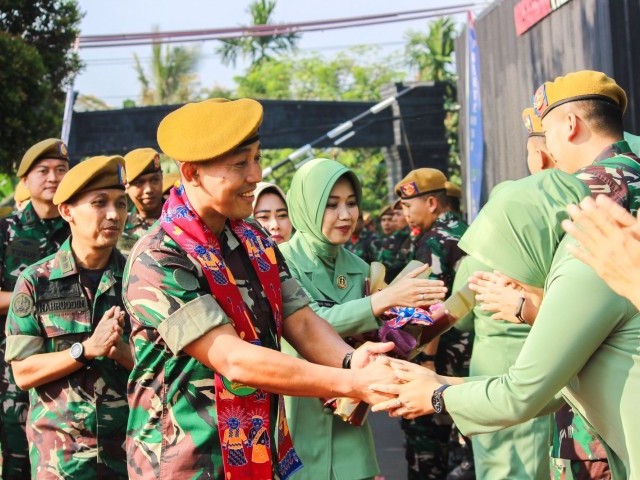 Resimen Arhanud 1/Falatehan Gelar Tradisi Penerimaan Warga Baru