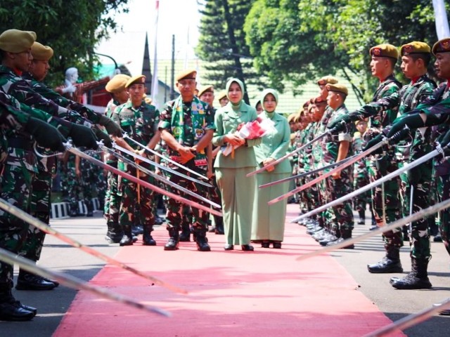 Resimen Arhanud 1 Falatehan Gelar Tradisi Lepas Sambut Danmenarhanud 1/F