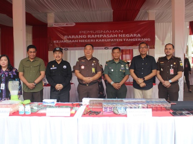 Pa Sandi Kodim 0510/Tigaraksa Hadiri Pemusnahan BB di Kejari