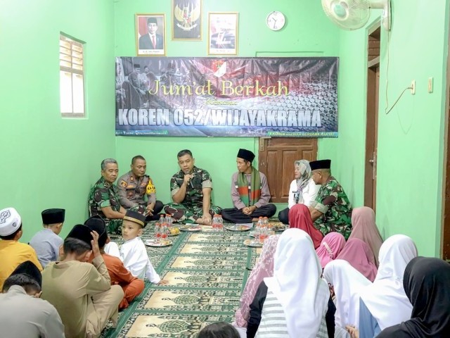 Sambangi Yayasan Tauhid Umah, Korem 052/Wkr Berbagi Antar Sesama