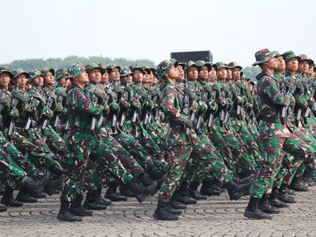 Batalyon Arhanud 6/BAY Mengikuti Latihan Parade Upacara HUT ke-79 TNI
