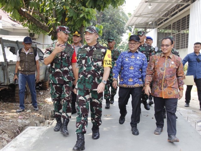 Aspers Kasad Berikan Apresiasi kepada Tim Satgas TMMD ke-122 di Bekasi saat Kunjungan Wasev
