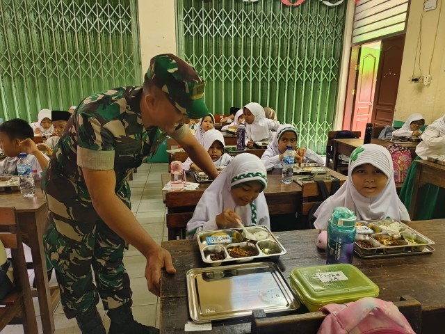Kodim 0504/Jakarta Selatan Laksanakan Simulasi Makan Bergizi Gratis
