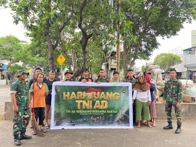 Prajurit Batalyon Arhanud 6/BAY Laksanakan Karya Bakti Bersama Masyarakat