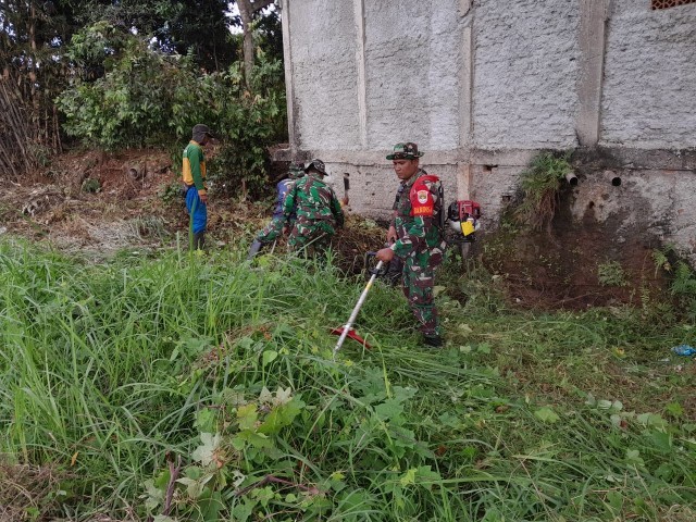 Peringati HUT Kodam Jaya Ke-75, Koramil 05/Bantargebang Gelar Karya Bakti Bersama Tiga Pilar dan Warga