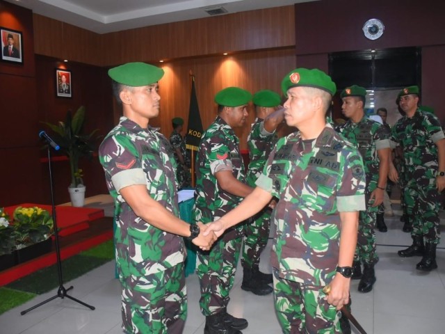 Dandim 0501/Jakpus Pimpin Acara Korp Raport Anggota Pindah Satuan dan Penempatan Personel Baru