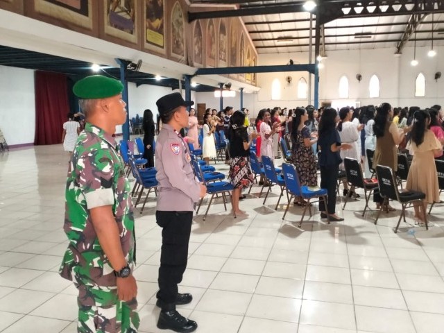 Babinsa Kebon Besar, Monitoring Misa Natal di GKSI Imanuel 