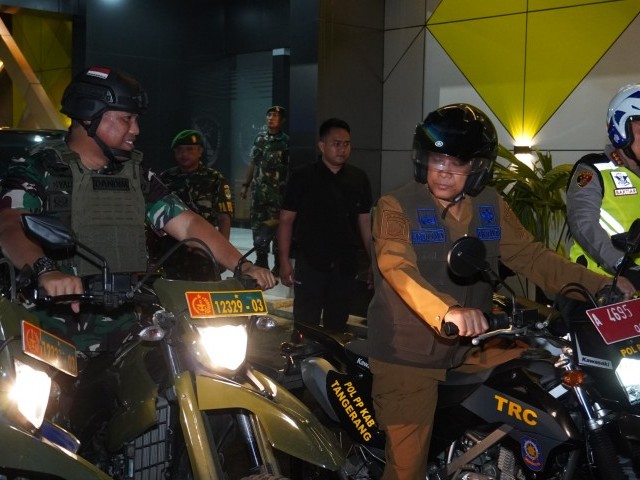 Gunakan Randis Trail, Dandim 0510/Trs bersama Forkopimda Patroli Malam Pergantian Tahun