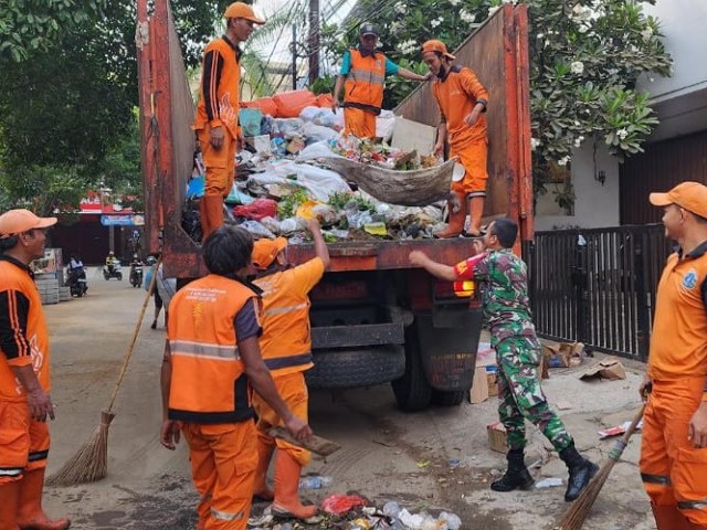 Kerja Sama yang Baik Menjaga Kebersihan