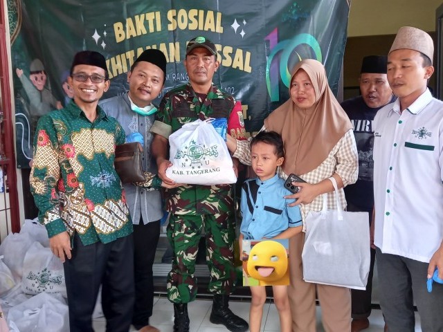 Bekerja Untuk Indonesia Maslahat, Babinsa Hadir di Sunatan Massal