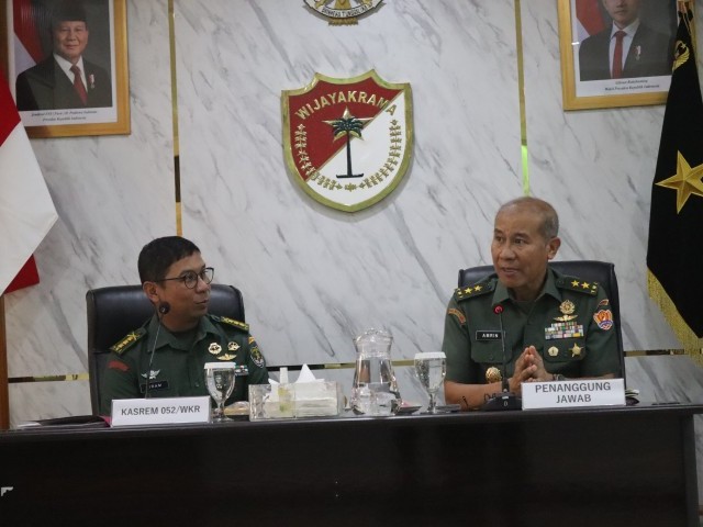 Pokja Staf Ahli Kasad Berkunjung ke Korem 052/Wkr