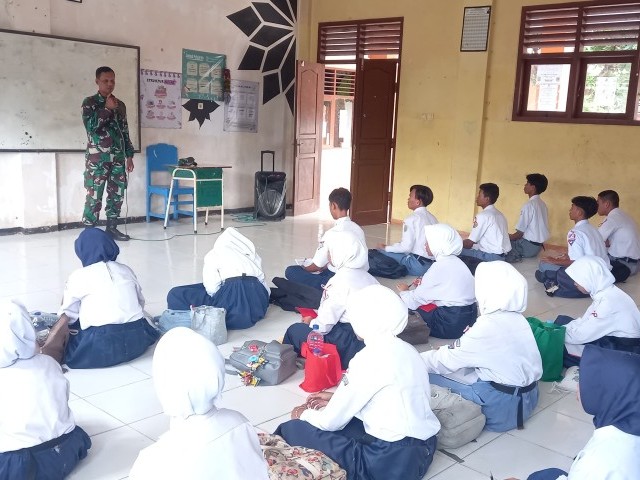 Lasatgab III : Babinsa Kresek Didik Paskibra Jadi Pemimpin Disiplin