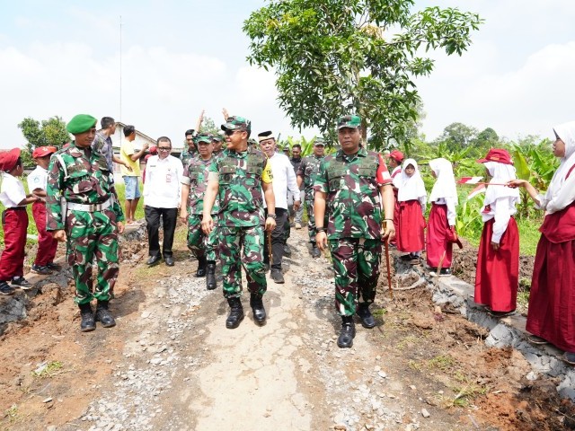 Danpusterad Wasev TMMD Ke - 123 Di Satuan Jajaran Korem 052/Wijayakrama 