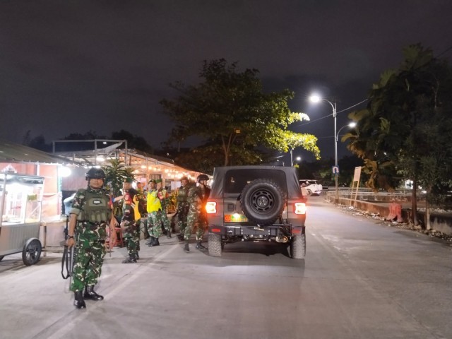 Personel Kodim 0507/Bekasi Melaksanakan Patroli Pengamanan Bulan Suci Ramadhan