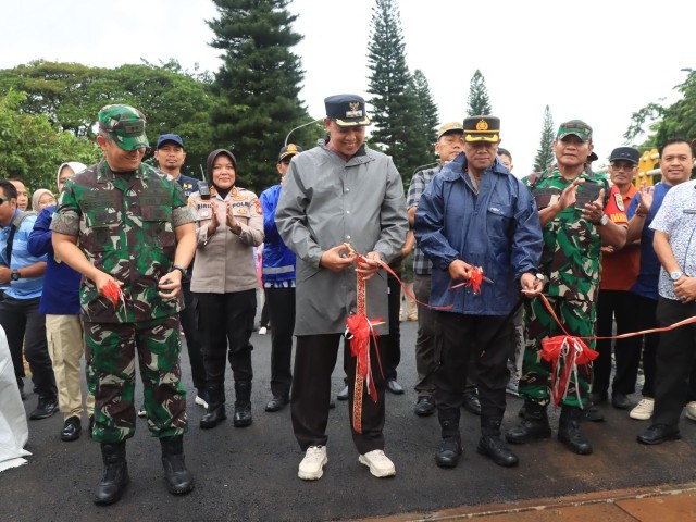 Warga Kota Bekasi Kembali Melintasi Jembatan Kemang Pratama Setelah Resmi Dibuka 