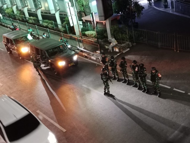 Antisipasi Kejahatan Malam, Koramil 05/Kramatjati Giat Patroli Malam