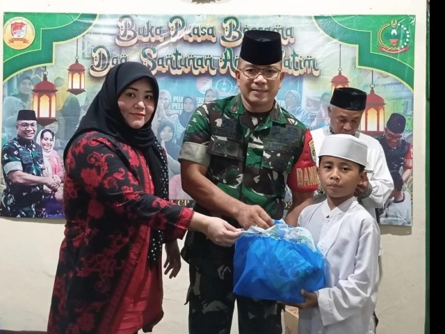 Wujud Kepedulian Terhadap Warga Binaan, Danramil 03/Grogol Petamburan Memberikan Santunan Anak Yatim