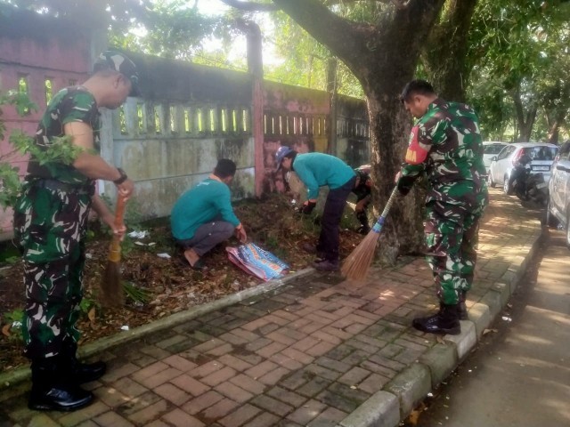 Di Wilayah, Personil Koramil Serut Mengantisipasi Banjir