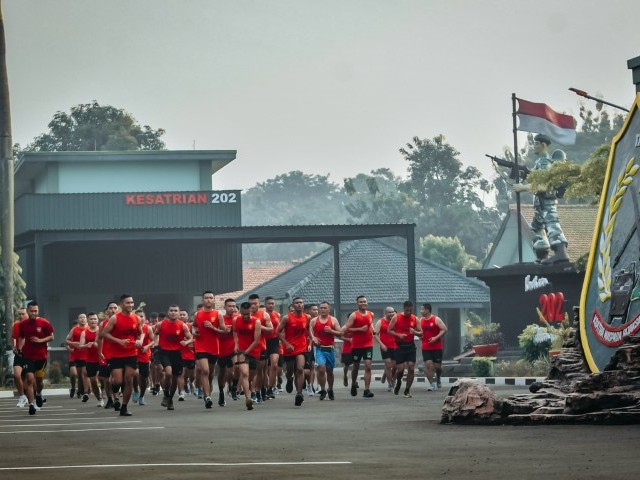 Tingkatkan Stamina Tubuh, Prajurit Tajimalela Laksanakan Pembinaan Fisik Lari Bersama
