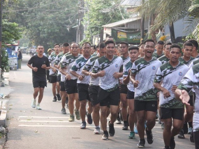 Batalyon Arhanud 6/BAY Melaksanakan Lari Jumat Gembira