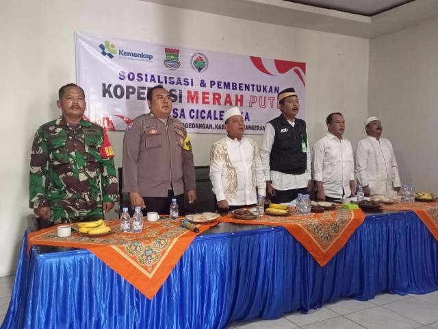 Babinsa Desa Cicalengka Hadiri Musdesus Bentuk Koprasi Merah Putih