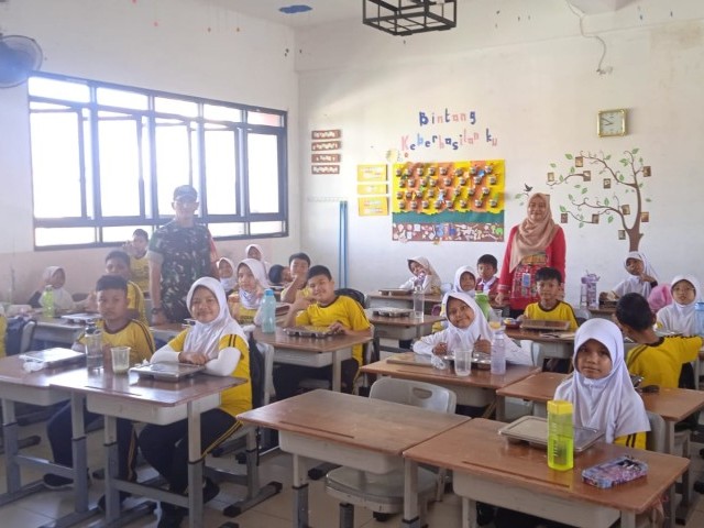 Kebutuhan Gizi Siswa-Siswi Terpenuhi, 21 SPPG Dapur Khusus Jaktim Salurkan MBG